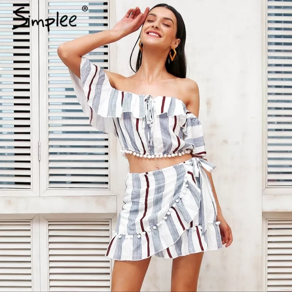 Pom Pom Coquette Set - Picture 15 of 16